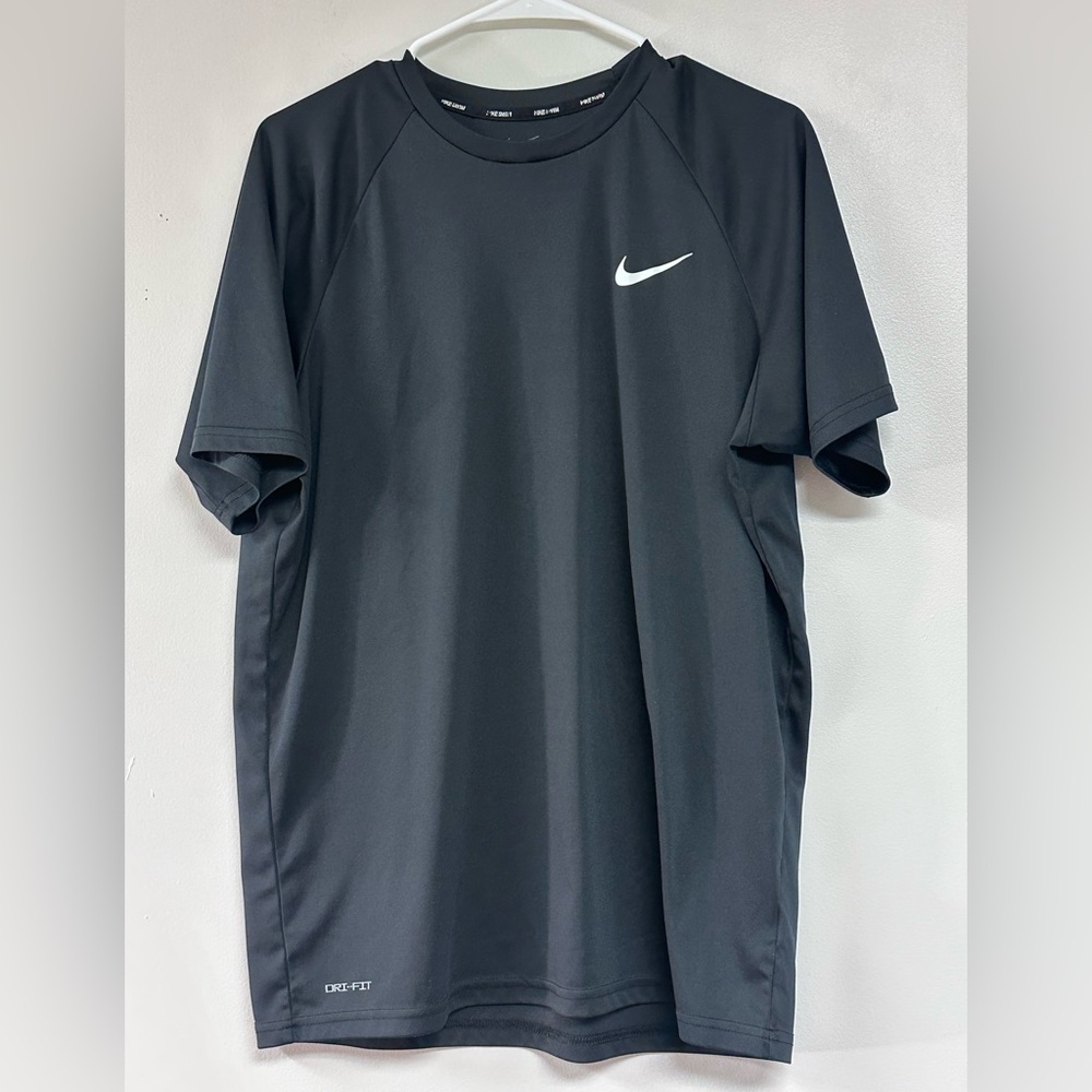 Nike Men's Black Short Sleeve Tee
